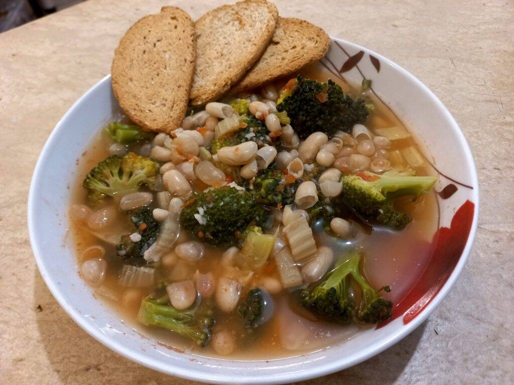 zuppa broccoli e cannellini