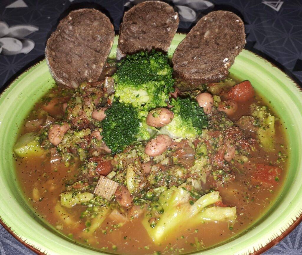 zuppa broccoli e borlotti