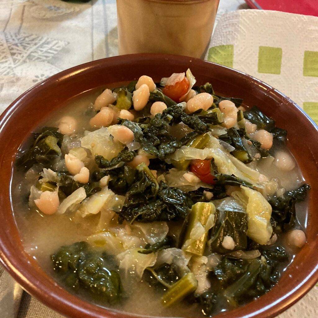 zuppa di fagioli e scarola