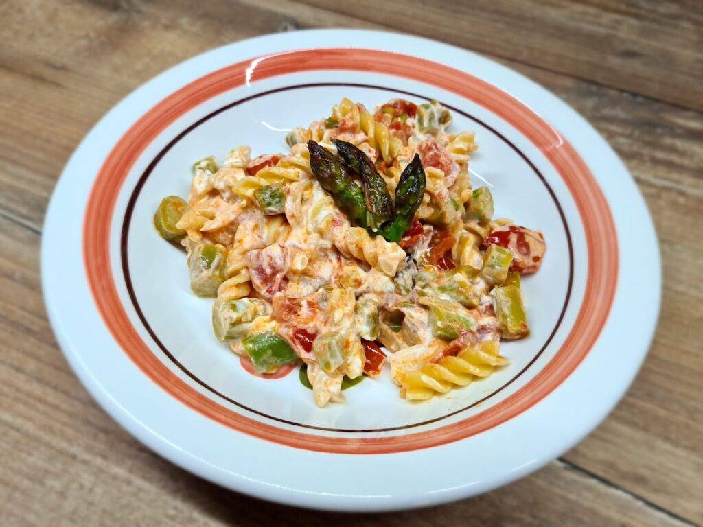 fusilli cremosi asparagi e pachino