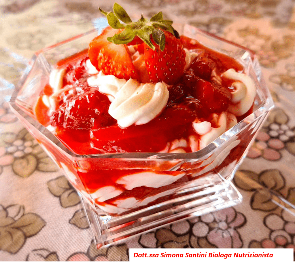 coppette fragole ricotta e yogurt greco