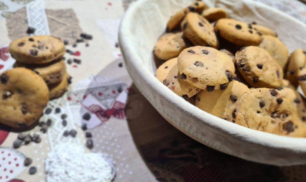 biscotti con gocce di cioccolato