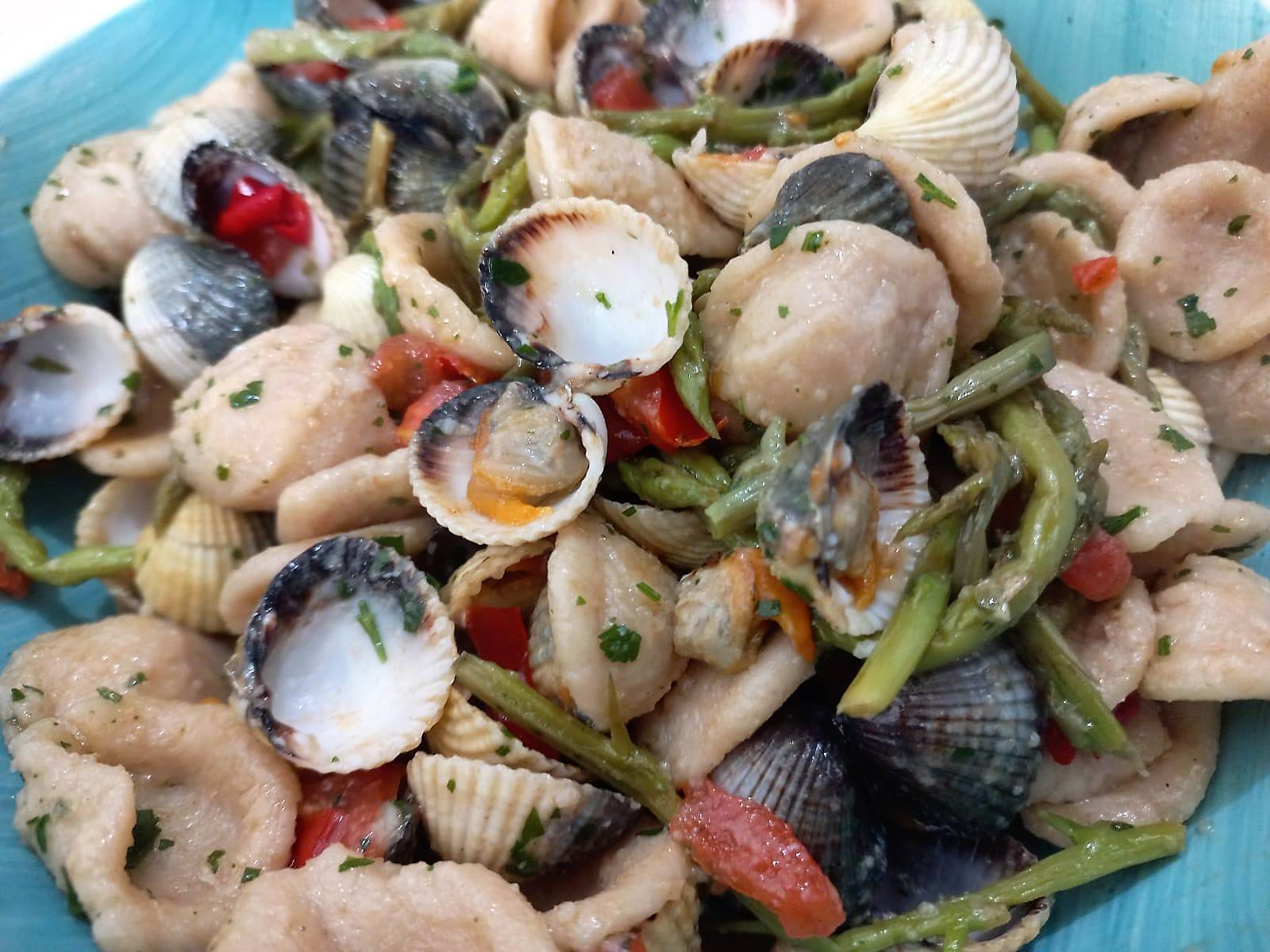 orecchiette con arselle ed asparagi