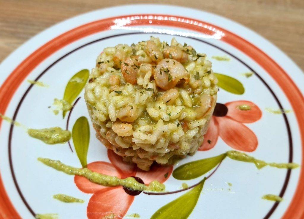 risotto gamberetti e pesto di zucchine