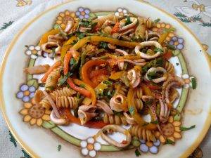 FUSILLI TOTANI E VERDURE