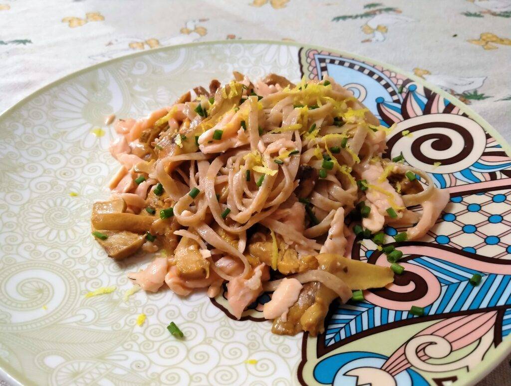 linguine salmone e funghi