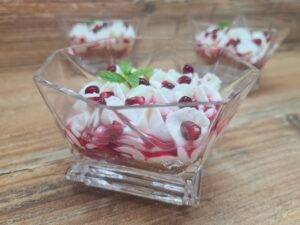 coppette di yogurt e melagrana