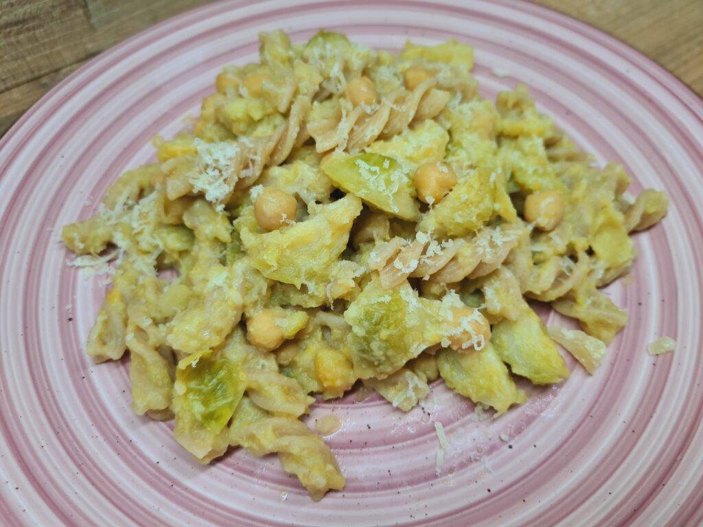 Fusilli in crema di ceci e parmigiano