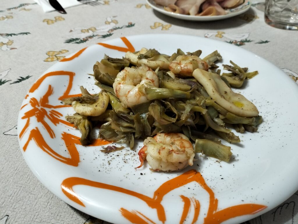 insalata di carciofi gamberi e calamari